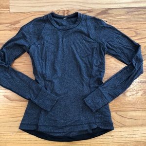 Grey lululemon houndstooth top